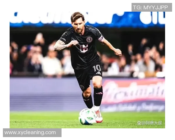 足球场上的风采与激情 展现球星帅气瞬间的无限魅力